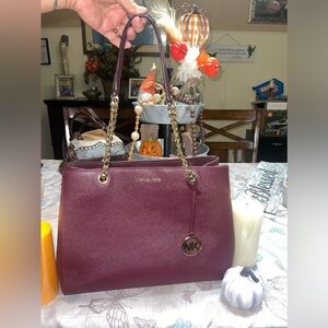 Michael Kors Large Susannah EW Tote in Merlot Leather